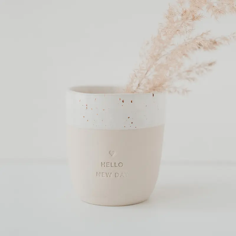 Becher Hello New Day