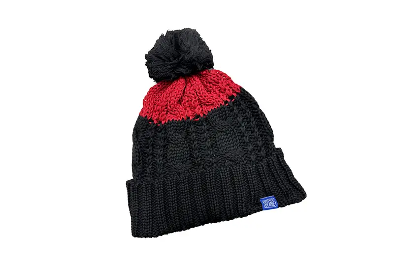 Strickmütze mit Logo Patch, Umschlag oder Fischerstil